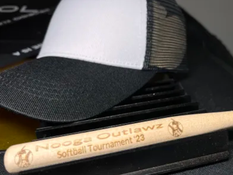 Mini bates de béisbol de madera grabados para un torneo