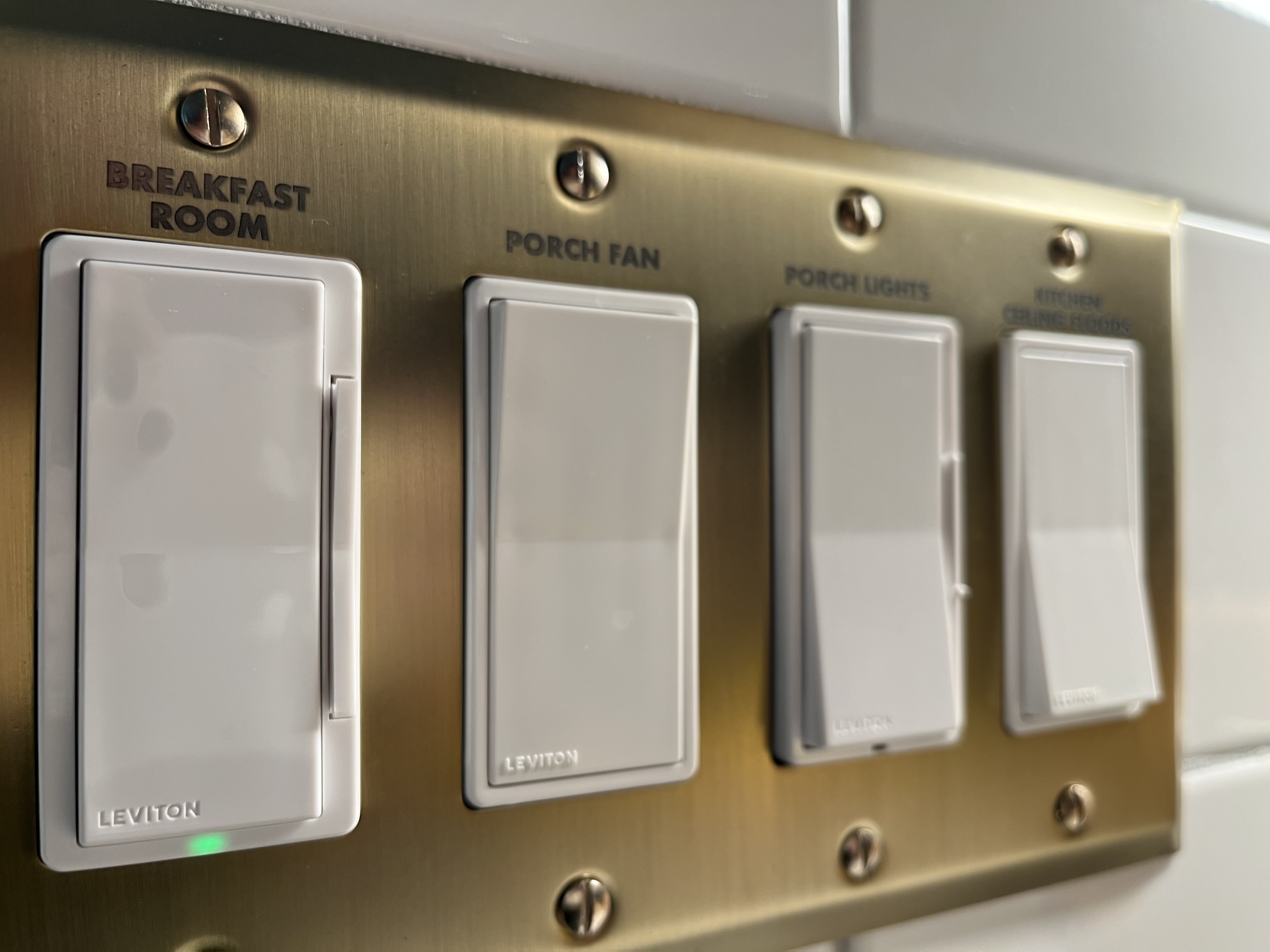 Gravierte Schalterplatten – Idee für Lichtschalter-Abdeckung