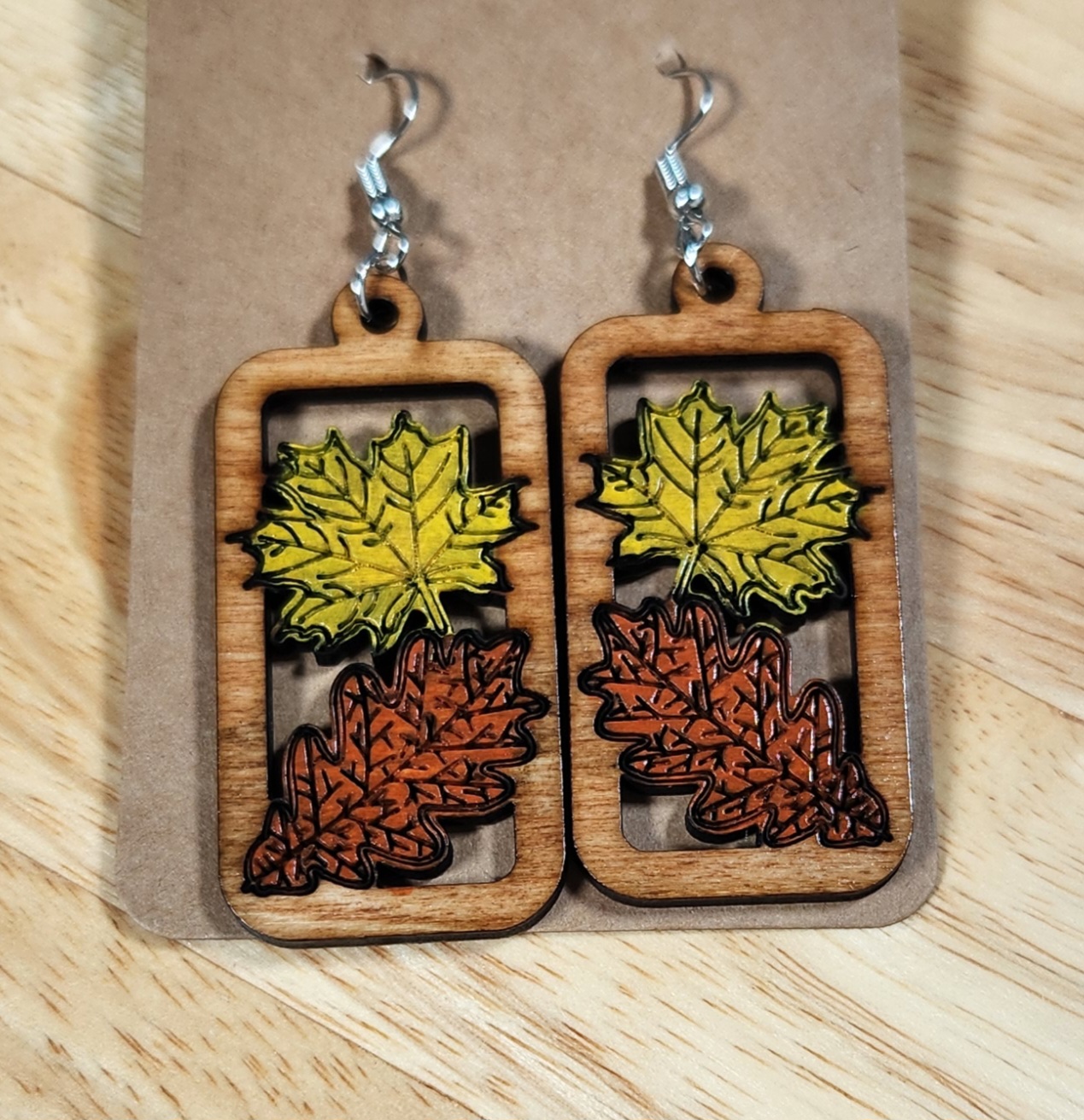 Boucles d'oreilles en forme de feuilles d'automne – design de cadeau de Thanksgiving