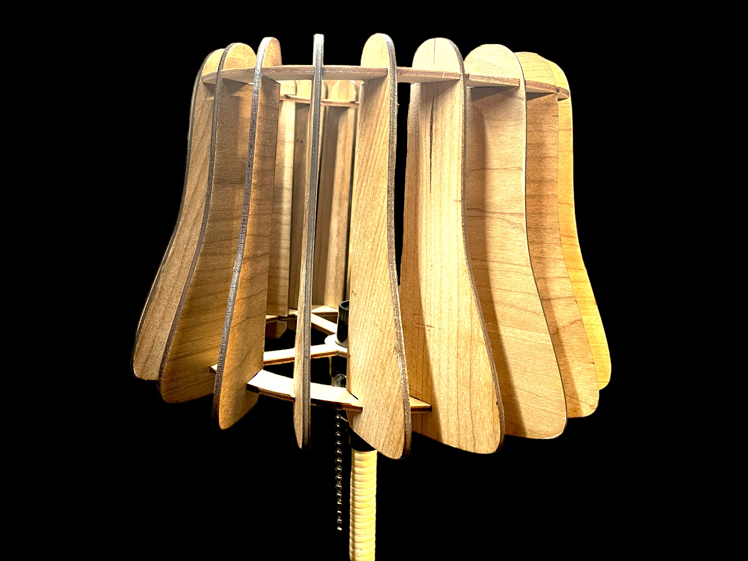 Abat-jour décoratif en bois, idée de lampe en bois et déco lumineuse