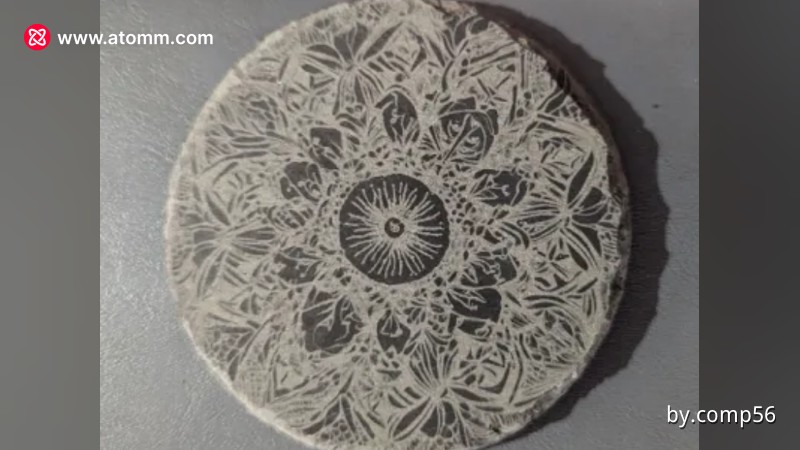 Weihnachtsuntersetzer graviert in einem Zentangle-Muster