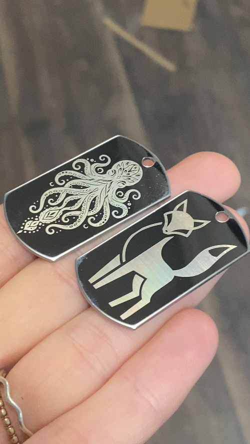 [Laser cut and engrave] Effet holographique F2 Ultra UV - Renard et poulpe