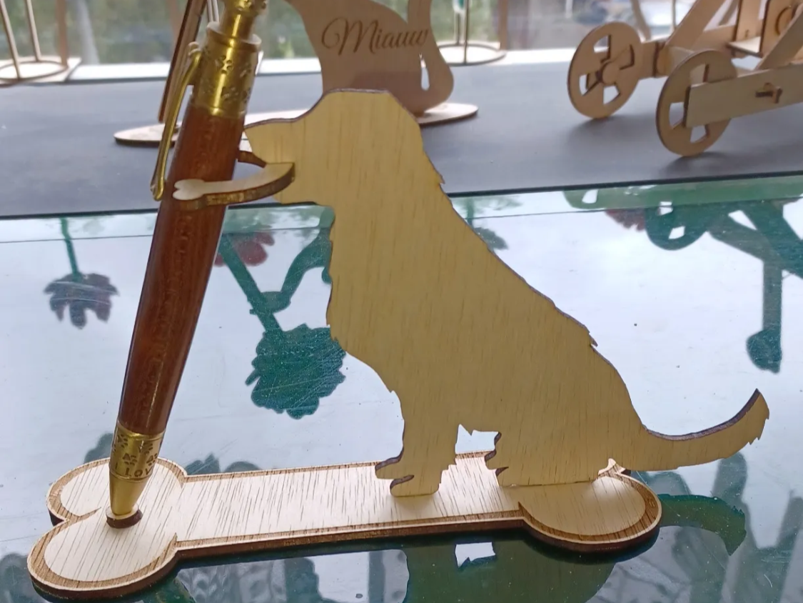Wooden Dog Pen Holder on Bone Base office desk decor idea