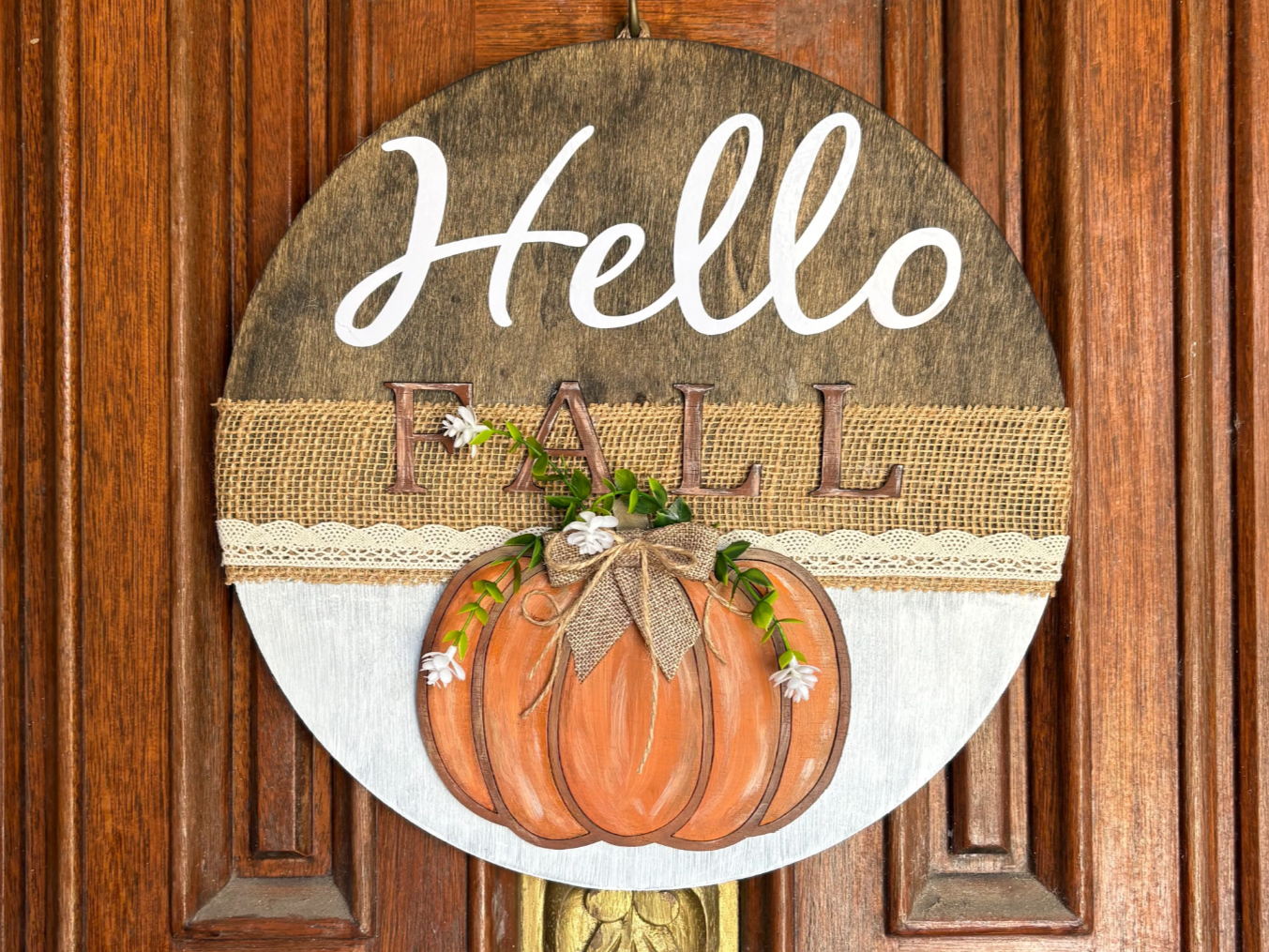 Табличка «Hello Fall» в стиле фермерского дома