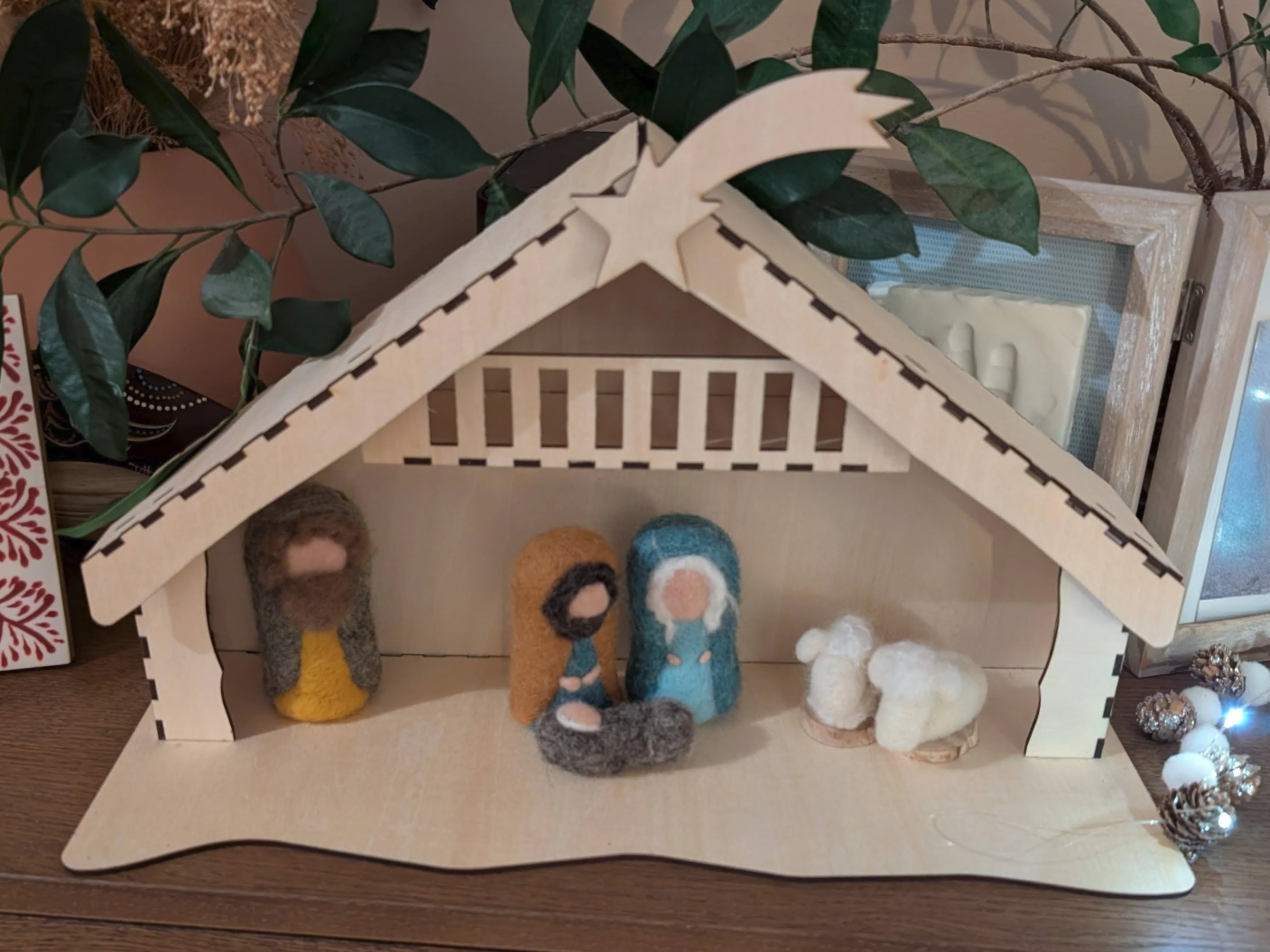 Laser cut wooden Nativity scene stable standing Christmas yard display