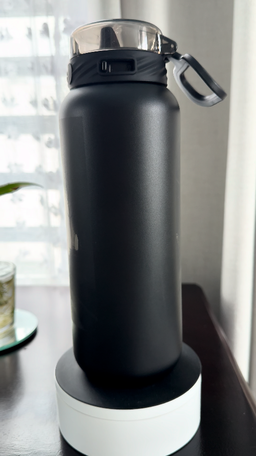 [Laser cut and engrave,Laser welding / cleaning] Black and white style cinematic horror scene.