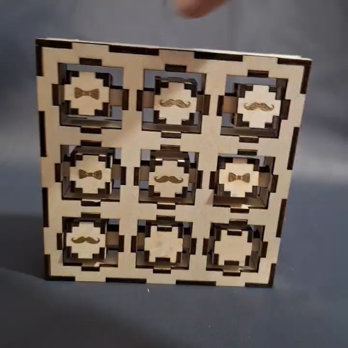 [Laser cut and engrave] Jeu de morpion en bois avec motifs moustache et nœud papillon