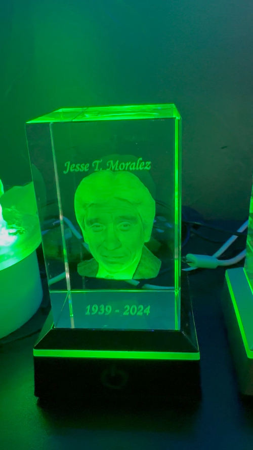 [Laser cut and engrave] Memorial Crystal Block with Portrait and Inscription