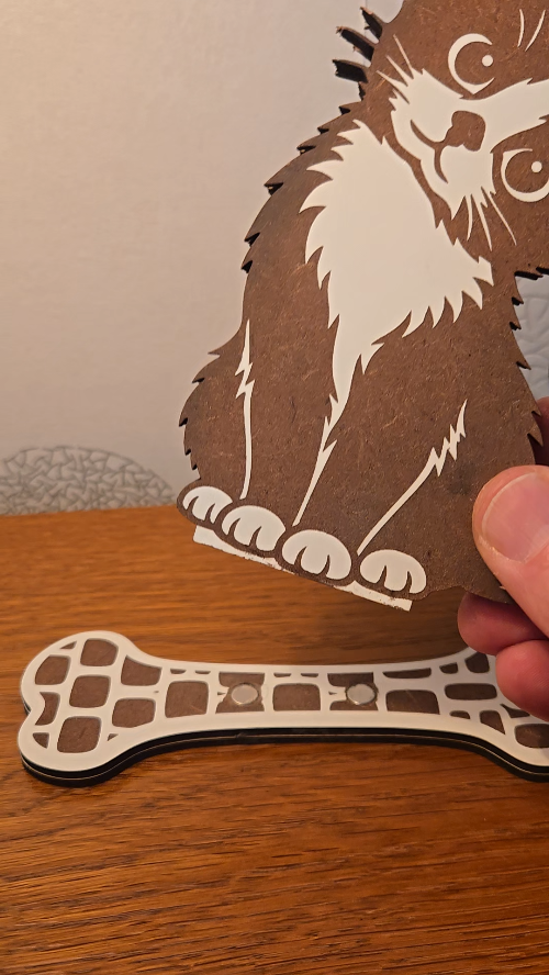 [Laser cut and engrave] Statuette de chaton assis en bois bicolore