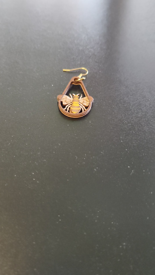 [Laser cut and engrave] Layered Honey Bee Teardrop Earrings