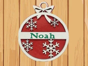 Custom Christmas ornament with name Noah, Ribbon Bow tie and snowflakes – personalizirana zasnova božičnega okraska