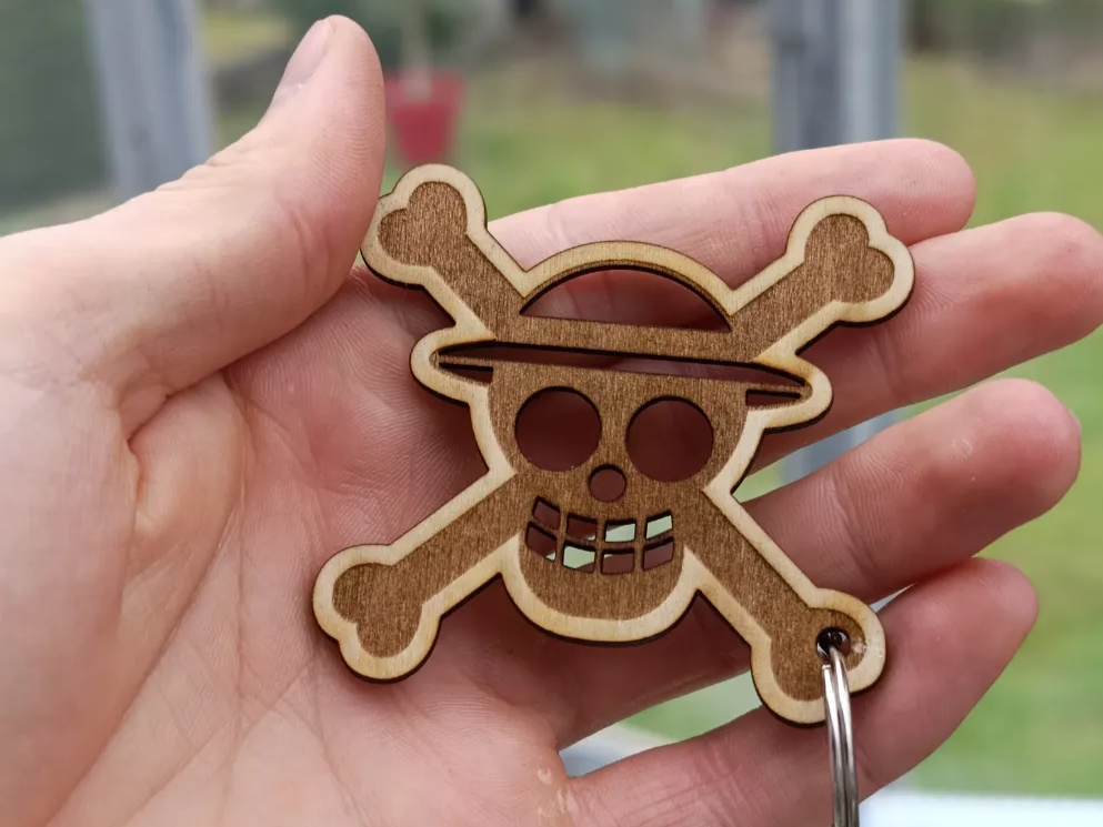 Round Wood Jolly Roger Skull Keychain design idea