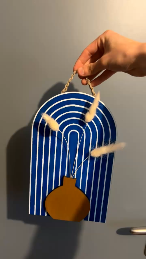 [Laser cut and engrave] Décoration murale arche bleue avec vase et fleurs séchées