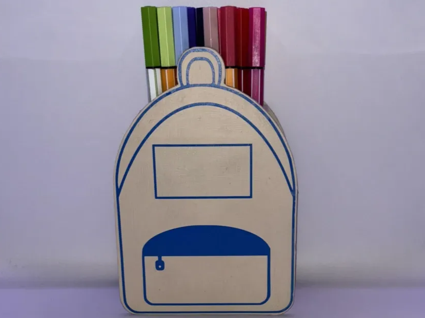 Backpack-Shaped Pencil Holder office desk decor idea