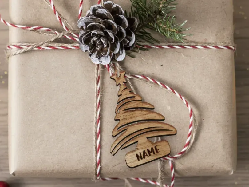 Christmas Tree Gift Tag wood keychain idea
