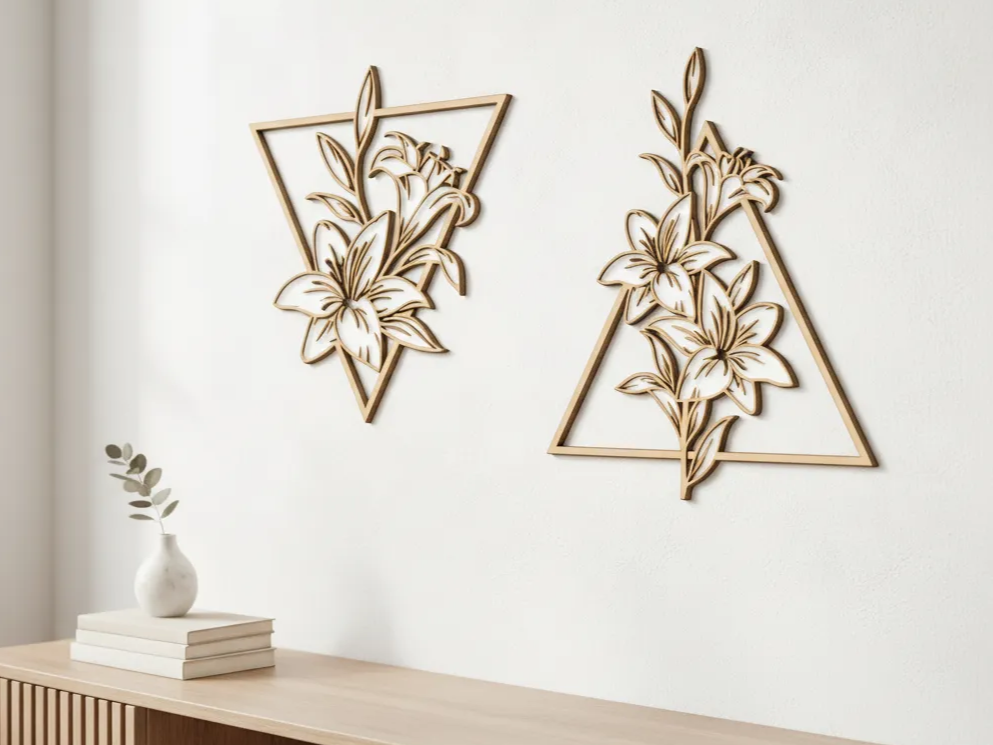 Décoration murale florale en bois découpée au laser avec cadres triangulaires géométriques — idée de création florale