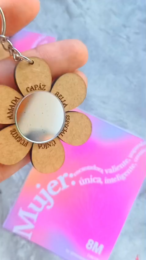 [Laser cut and engrave] Flower keychain for mom - Woman keychain - Gift