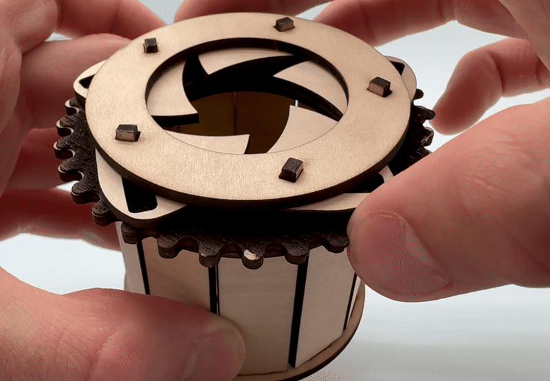 [Laser cut and engrave] Iris box
