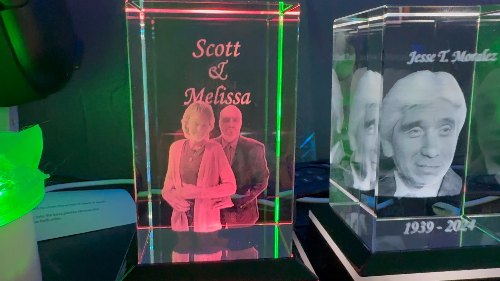 [Laser cut and engrave] Crystal Block with Personalized Portrait and Names on Lighted Base