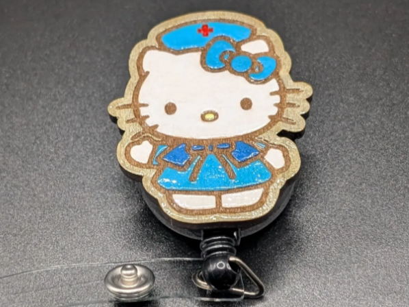 Simpatici portabadge ispirati a Hello Kitty per infermiere