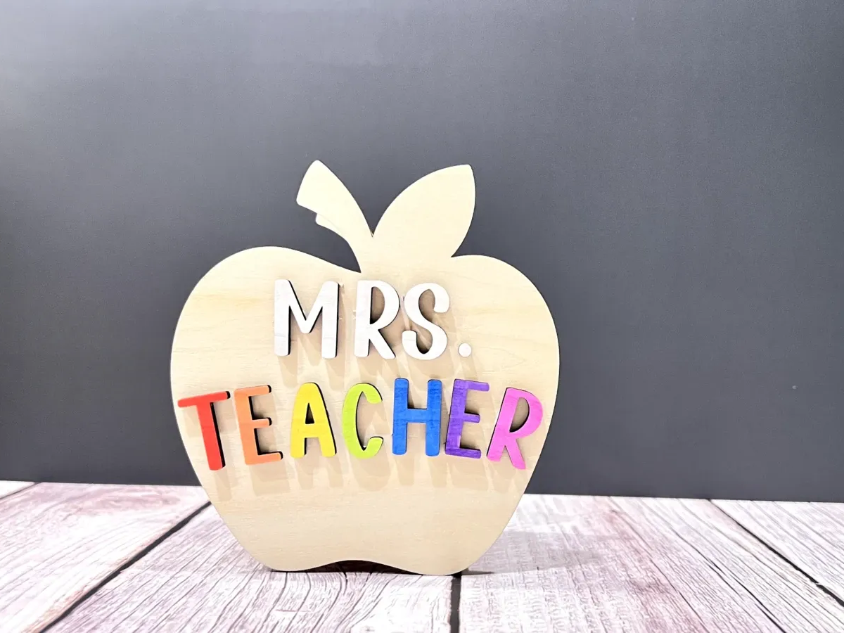 Teacher's Apple Pencil Holder office desk decor idea
