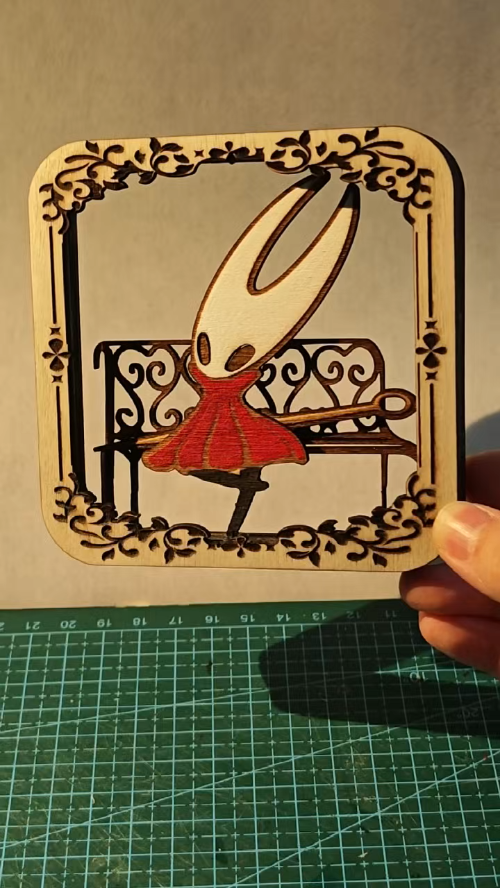 [Laser cut and engrave] Hornet sitting on a chair