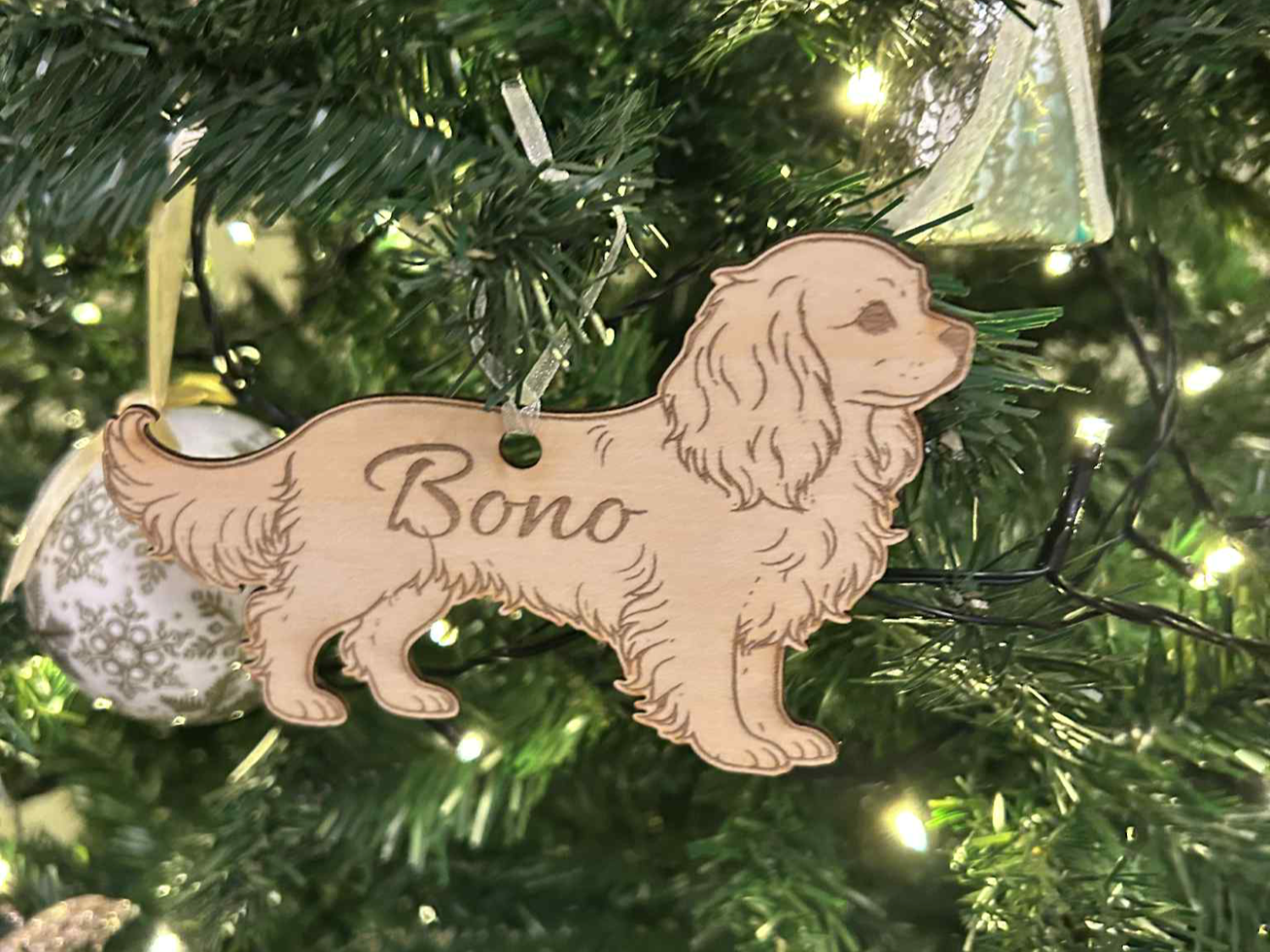 King Charles Cavalier dog name plate tree hanger personalized ornament design on Atomm