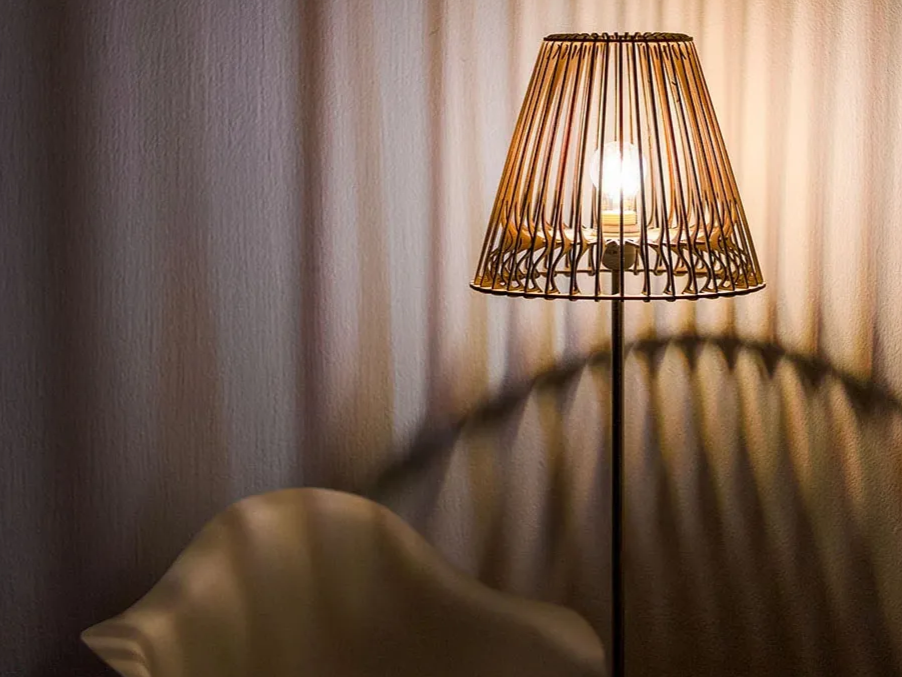 Abat-jour tambour classique, idée de lampe en bois et déco lumineuse