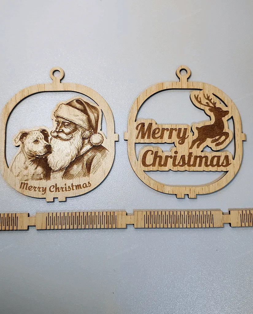 [Laser cut and engrave] Laser engraved wooden Christmas ornament with Santa and puppy design