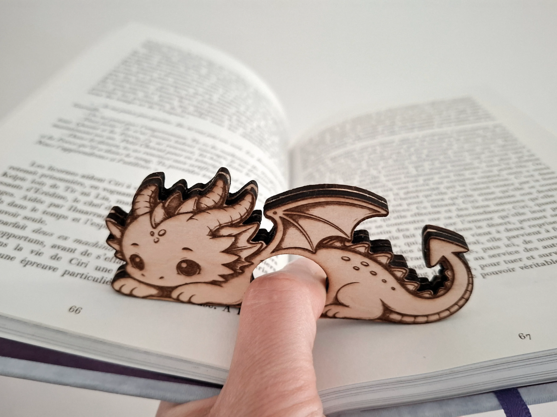 Kawaii Baby Dragon Wooden Reading Thumb Ring bookmark design