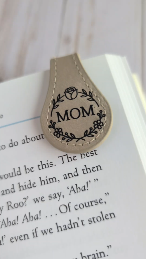 [Laser cut and engrave] Mom Floral Magnetic Leather Bookmark