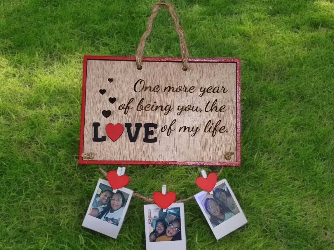 Love hanging photo frame
