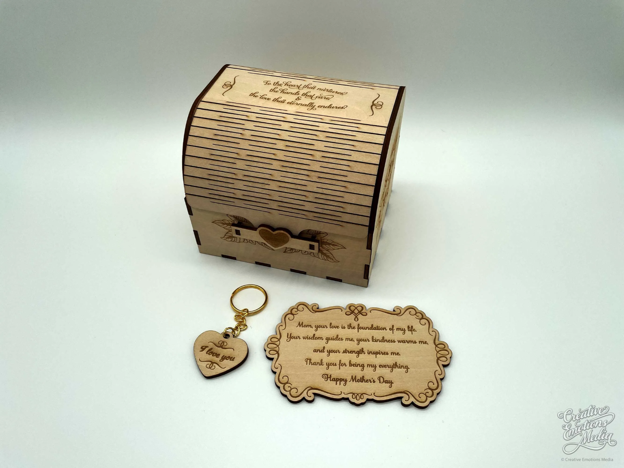 Engraved Wooden Gift Box with Heart Keychain and Letter Plaque mother's day gift design