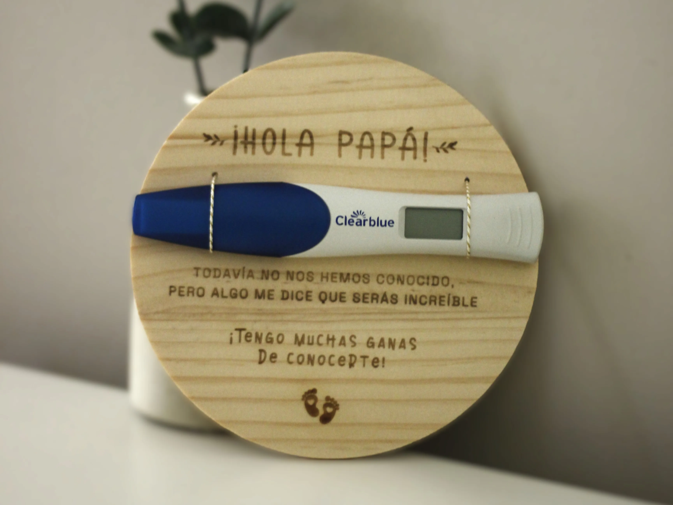 Bebé en Camino &ldquo;¡Hola Papá!&rdquo; Pregnancy Test Display Plaque pregnancy gift idea