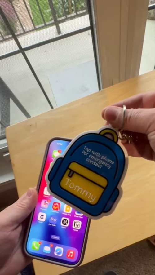 [Laser cut and engrave] Custom NFC Emergency Bag Tag – Digital File