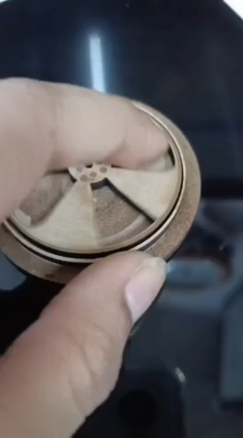 [Laser cut and engrave] Moving Wheel Rim Fidget Toy