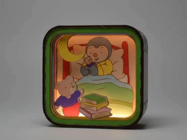 Veilleuse en bois superposé ourson et enfant, idée de lampe en bois et déco lumineuse