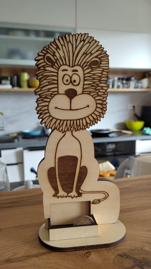 [Laser cut and engrave] Füttere den Löwen - Münzspiel -Spardose - Geldspiel - Münzbahn