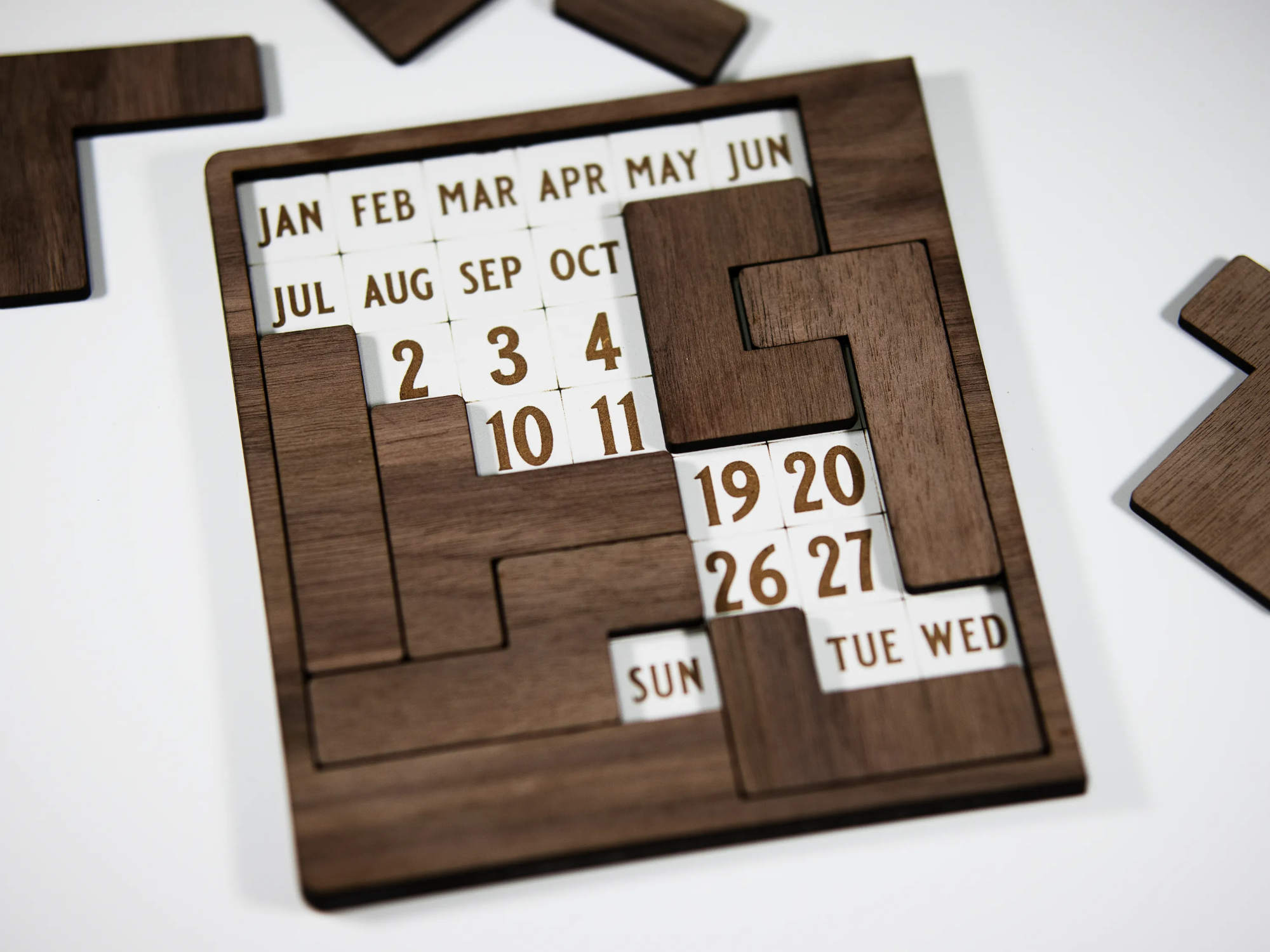 Wooden interchangeable block puzzle calendar