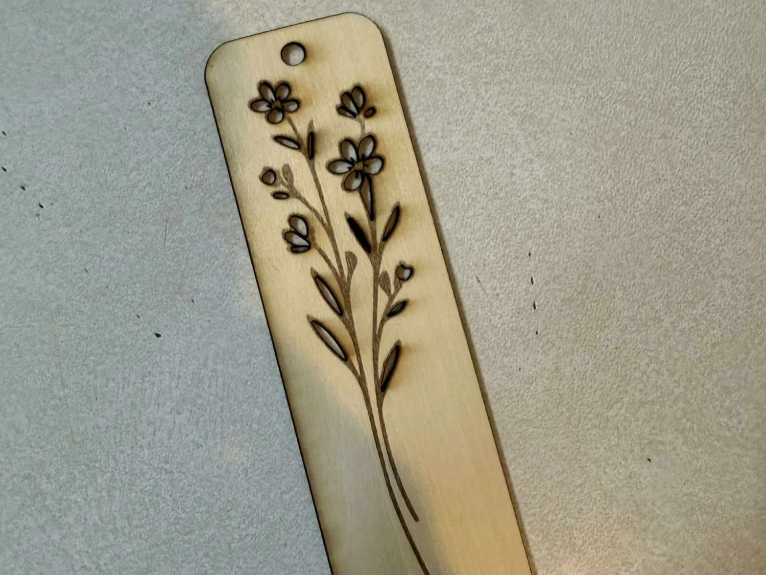 laser-cut-wooden-bookmark-with-floral-design-free-files-atomm
