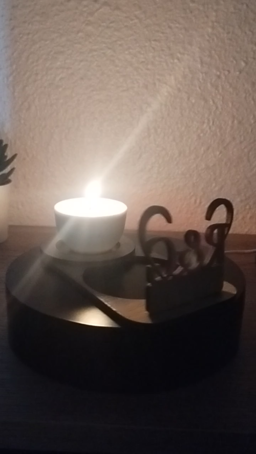 [Laser cut and engrave] Candelabro personalizado con proyección de sombras