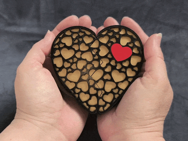 Ouvre ton coeur-Boîte à ouverture secrète-Motifs coeurs ajourés