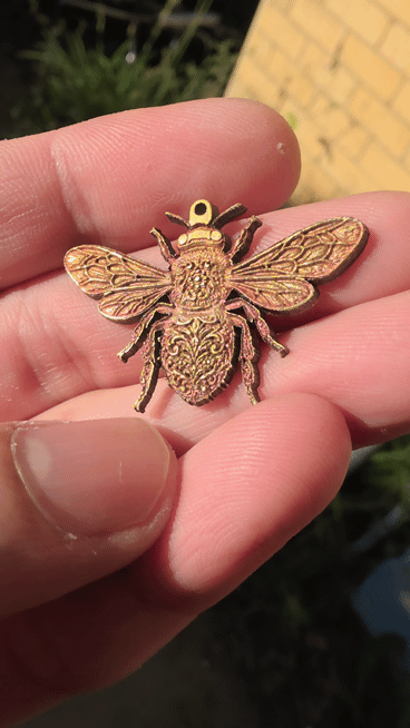 [Laser cut and engrave,Screen printing] Bumble Bee Embossed and Cut from 2mm Brass coin