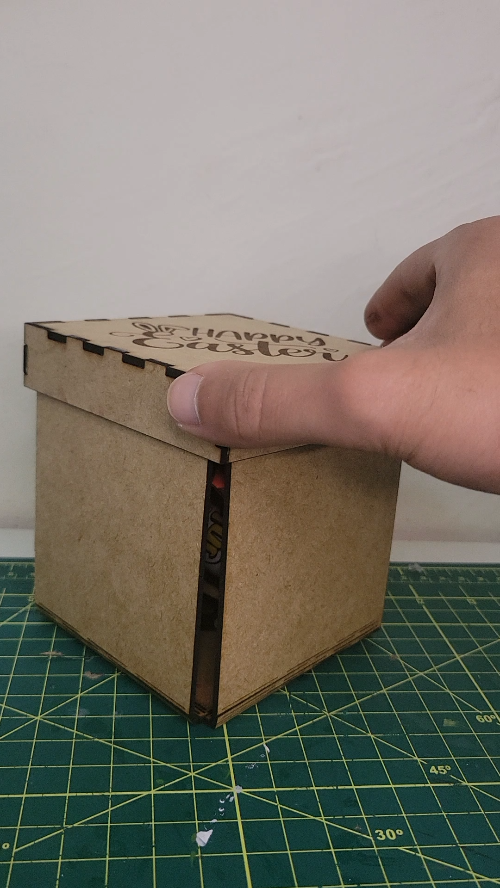 [Laser cut and engrave] Caja Explosiva de Corte Láser para Pascua con Diseño de Conejo