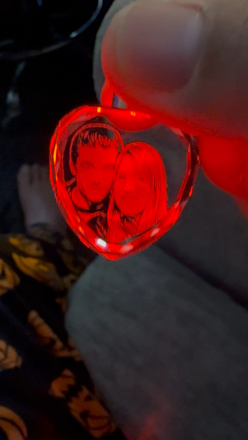 [Laser cut and engrave] Heart-Shaped Light-Up Crystal Keychain with Couple Portrait