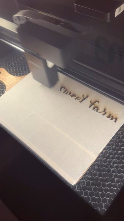 [Laser cut and engrave] Laser Engraved Wooden Cutting Board with Farm Scene and Painted Handle