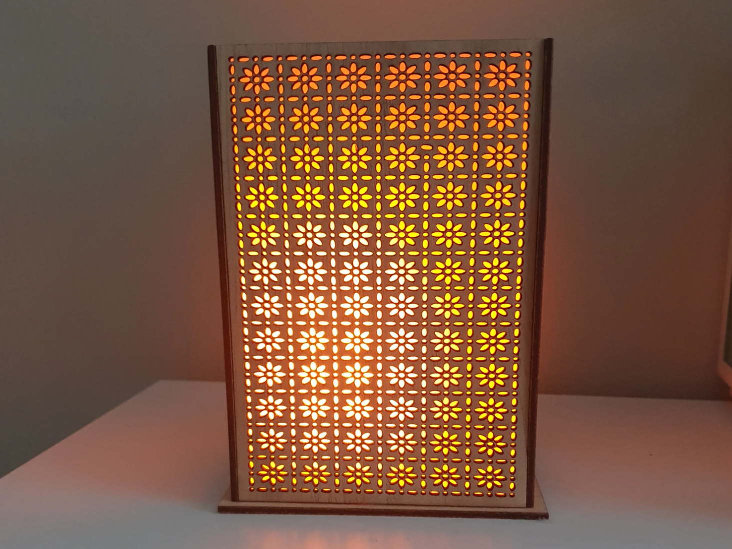 Para Mamá: Rectangular Table Lamp with Cut Flower Pattern mother's day gift design
