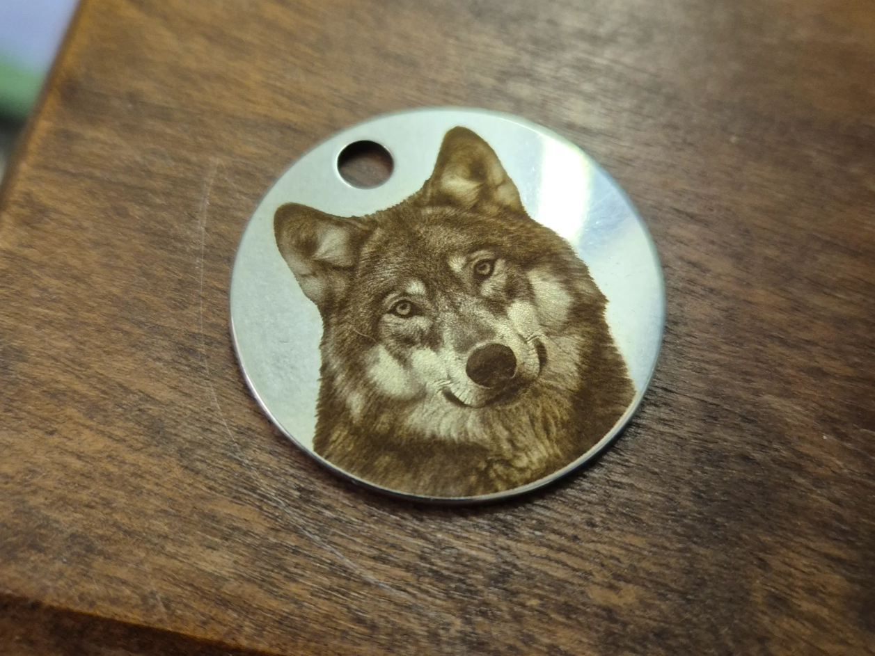 Wolf-Design Engraved Metal Keychain laser cut keychain idea for men