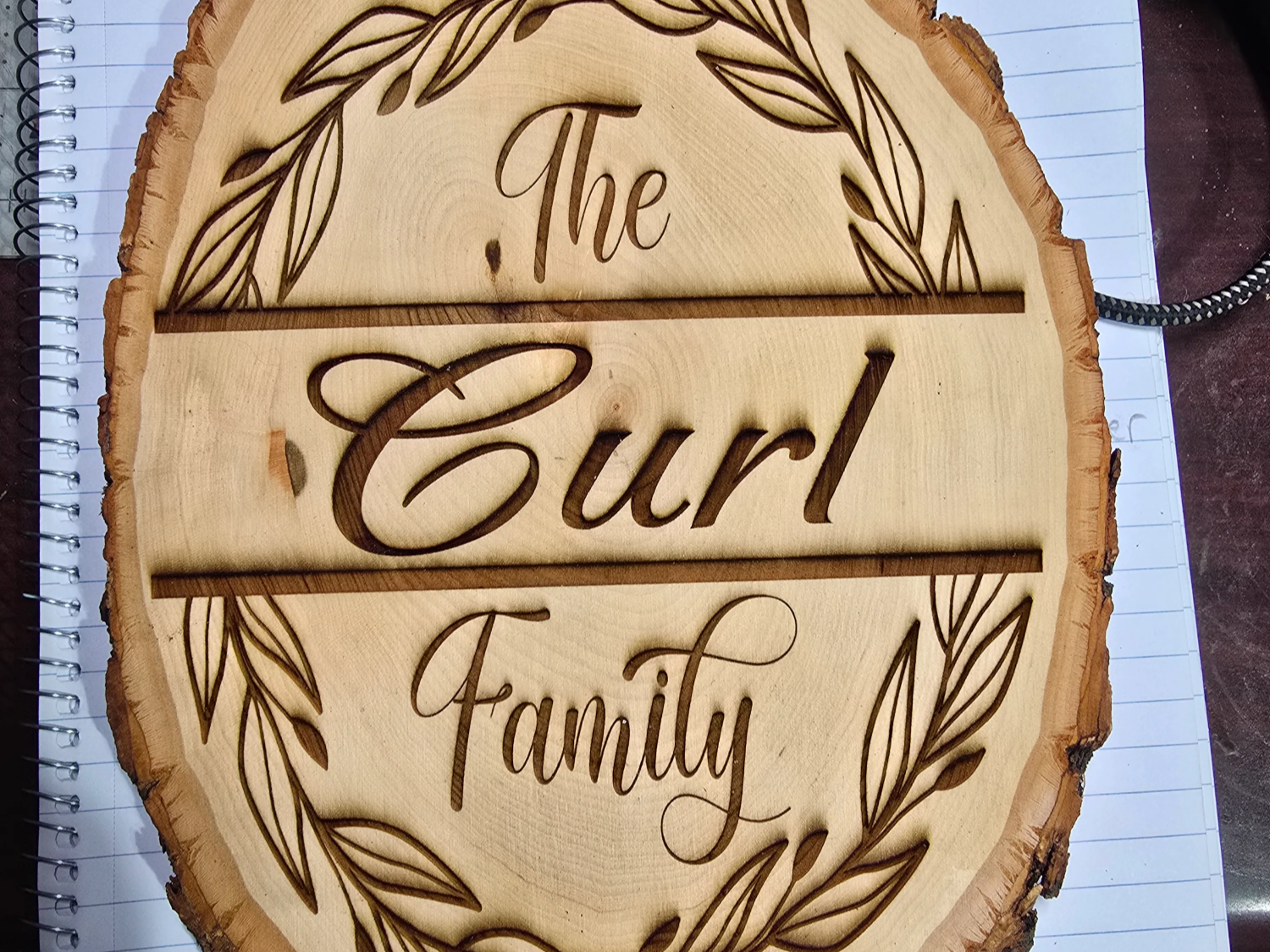 Rondella in legno con cognome familiare, design di targa casa tagliata al laser