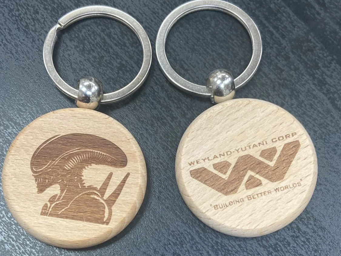 Xenomorph & Weyland-Yutani Wooden Keychain Set gift design